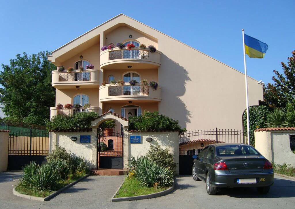 Черногория консульство официальный сайт купить дом в межево тверская область