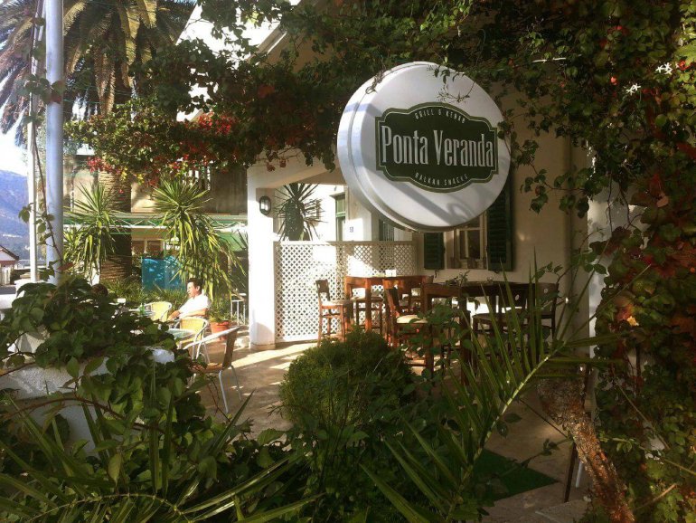 Кафе & Гриль Ponta Veranda в Тивате