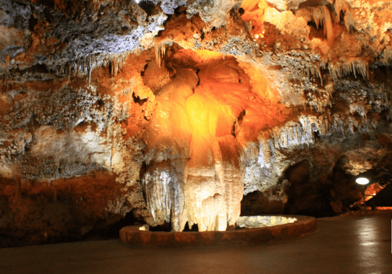 Липская пещера - сказочное подземелье в сердце Черногории